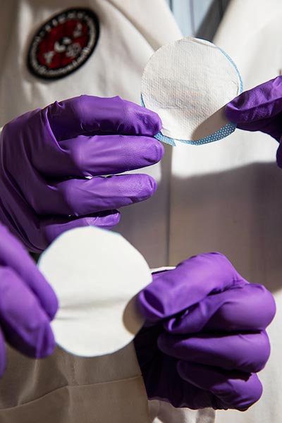 Researchers develop better method to remove toxic dyes from wastewater