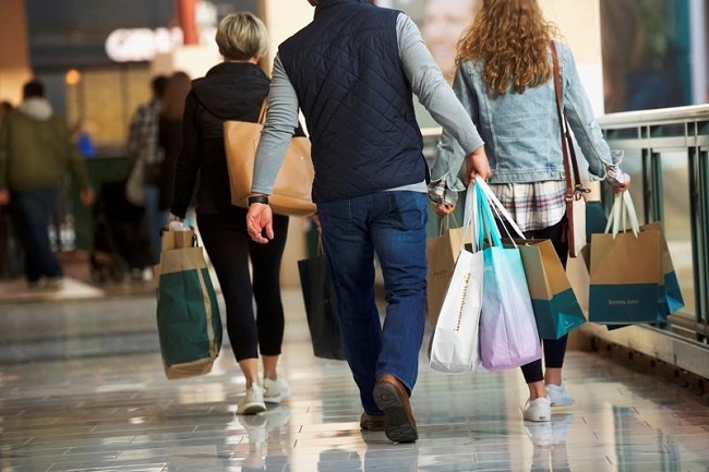 US consumer confidence rises, inflation eases in December