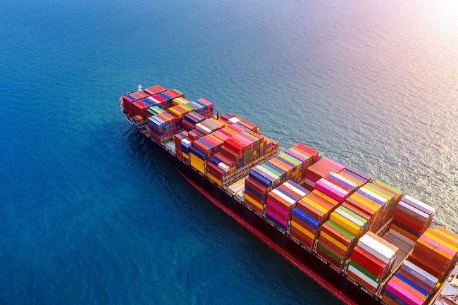 Global shipping industry pledges to reach net zero by 2050
