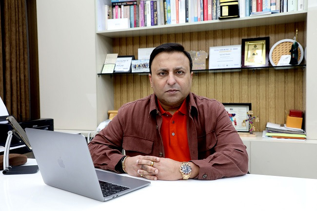 We Must Weave The Future With Innovative High End Fashion