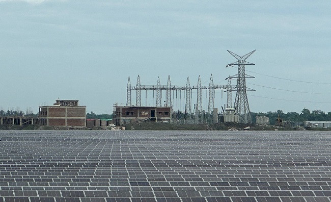 Bangladesh steps toward largest 220 MW solar power plant in Sonagazi