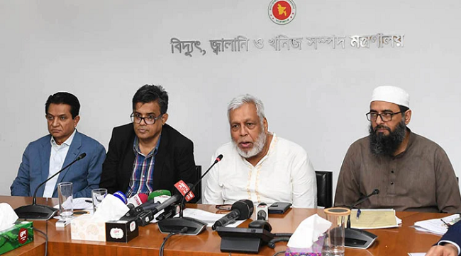 Govt to import LNG, divert power plant gas to boost industrial output