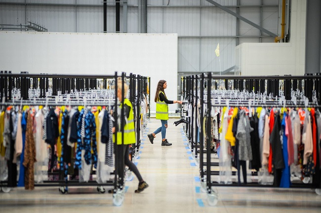 US import decline in June due to tariff uncertainty, worries in the retail market